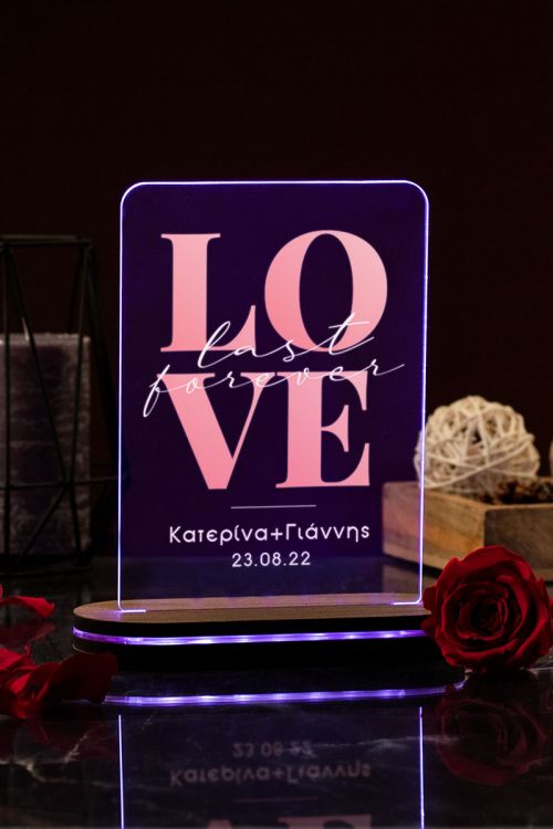 Love Last Forever, Φωτιστικό