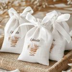 Μπομπονιέρες Βάπτισης Πουγκί σε Λευκό Χρώμα με Σχέδιο Boho Κούνια