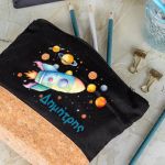 Κασετίνα - Τσαντάκι Μεγάλης Χωρητικότητας με Σχέδιο Πύραυλος