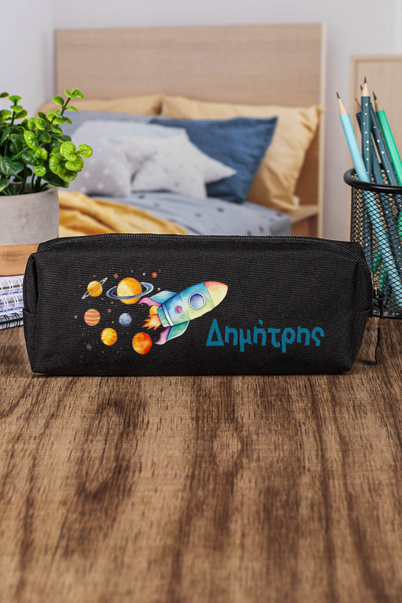 Σχολική Κασετίνα με Όνομα, σε Μαύρο Χρώμα & Σχέδιο Πύραυλος