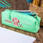 Σχολική Κασετίνα με Όνομα, σε Πετρόλ Χρώμα & Σχέδιο Φανέλα 1