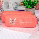 Σχολική Κασετίνα με Όνομα, σε Κοραλί Χρώμα & Σχέδιο Παραμύθι