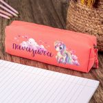 Σχολική Κασετίνα με Όνομα, σε Κοραλί Χρώμα & Σχέδιο Σύννεφα