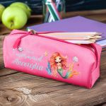 Σχολική Κασετίνα με Όνομα, σε Φούξια Χρώμα & Σχέδιο Γοργόνα