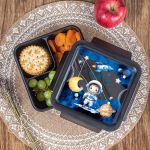 Δοχείο Φαγητού με Χώρισμα & το Όνομα του Παιδιού, Space Out